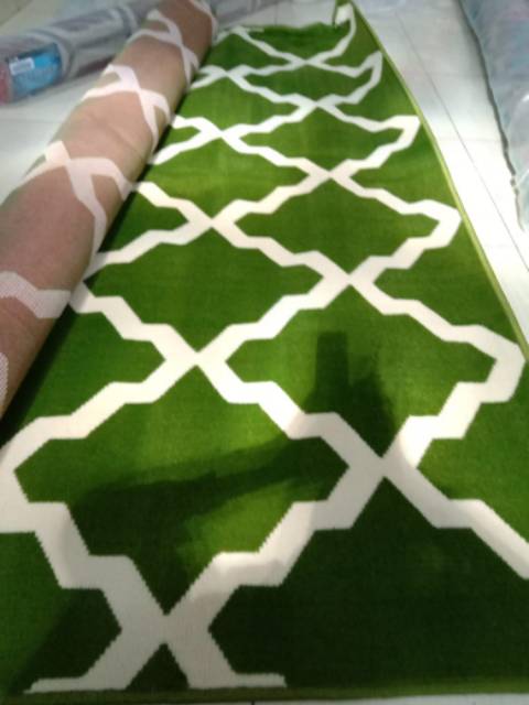 Karpet Permadani Motif Ukuran 210x310 cm Kualitas Premium Bahan Lembut dan Halus