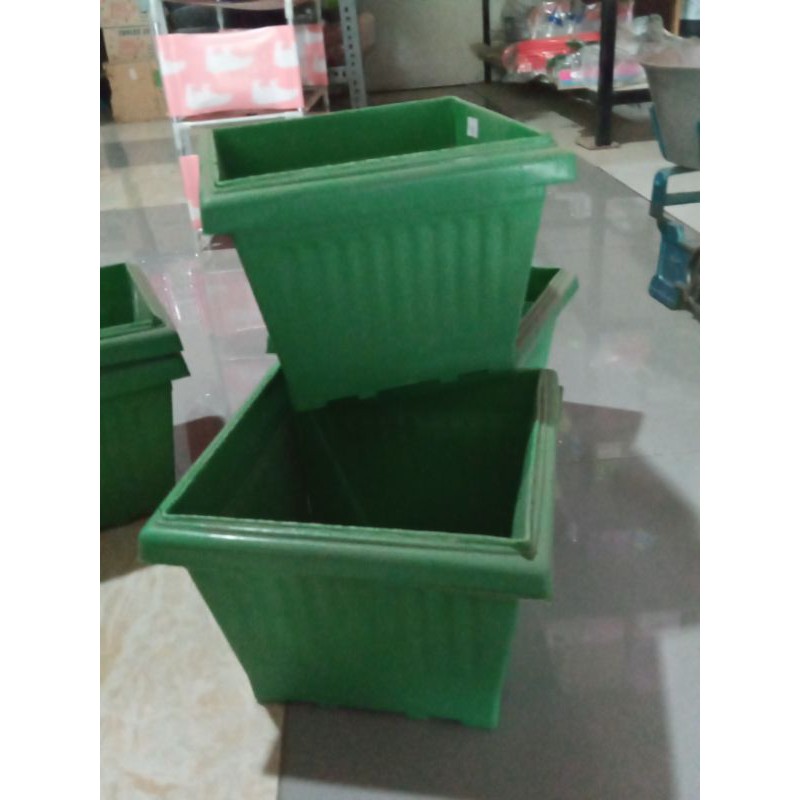 POT BUNGA KOTAK 25CM