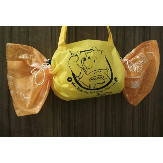 

Goodie Bag karakter Pooh Hello Kitty Doraemon