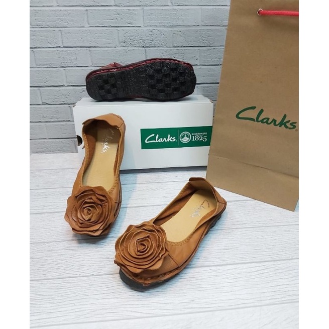 Sepatu CLARKS BUNGA BIG ROSE NEW /Sepatu Wanita clarks Bunga besar kulit asli / sepatu clarks flat bunga besar