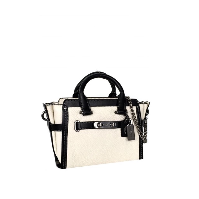 CH Swagger 21 in Pebbled Leather