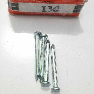 Paku Beton Putih DN 1-1/2&quot; (3,6CM) Harga Per Kotak (D4170)