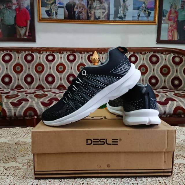 BARU Sepatu Running OLAHRAGA DESLE ORIGININAL