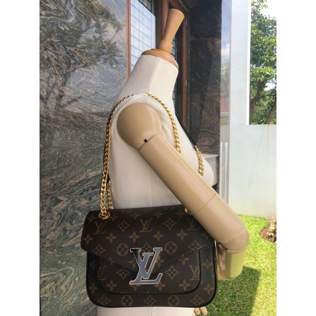 TAS WANITA LV PASSY MONOGRAM CANVAS