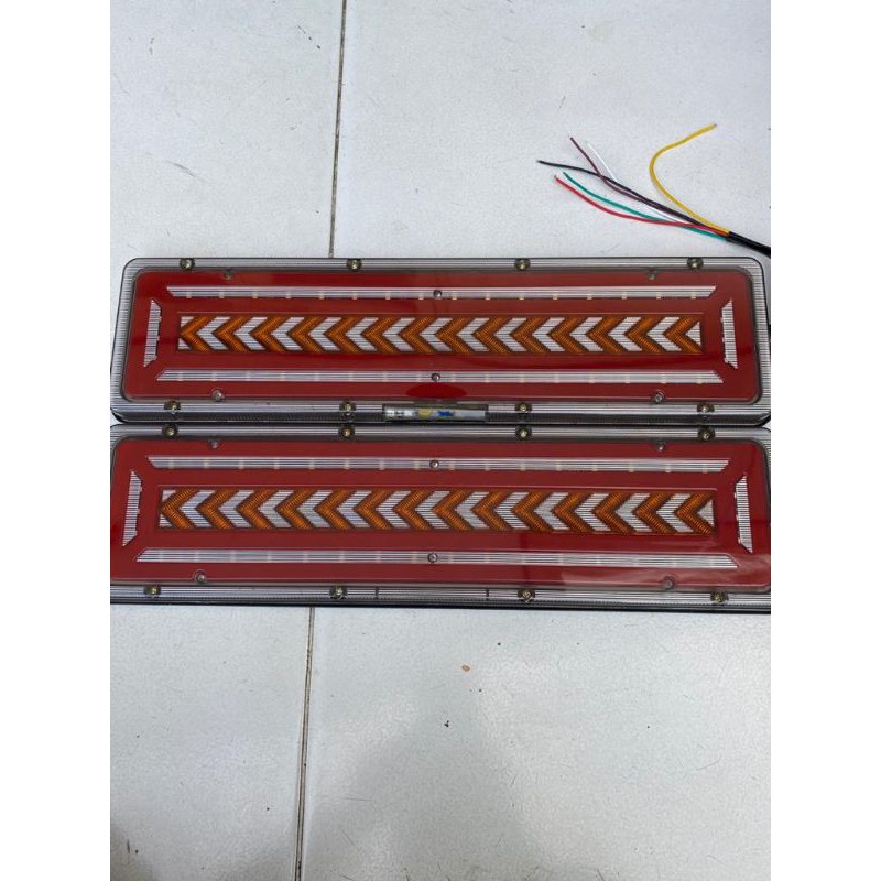 Stop Lamp Truk 24 Volt New Model Panah Kecil