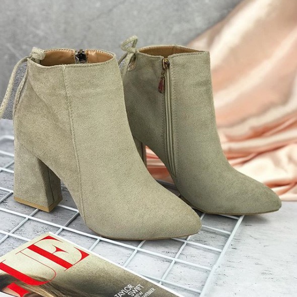 Boots 3698