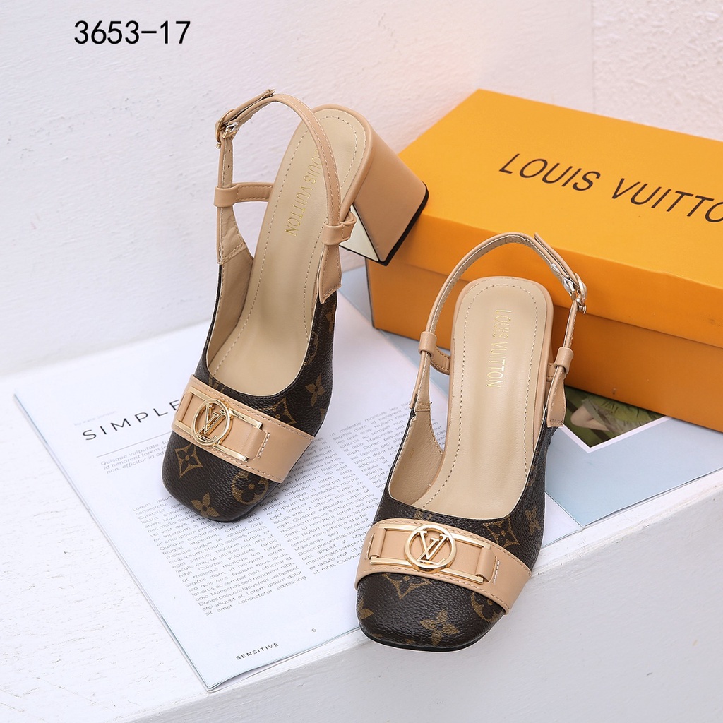 Block Heel Shoes in Monogram 3653-17