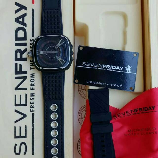 JAM TANGAN PRIA SEVEN FRIDAY TYPE M1.04