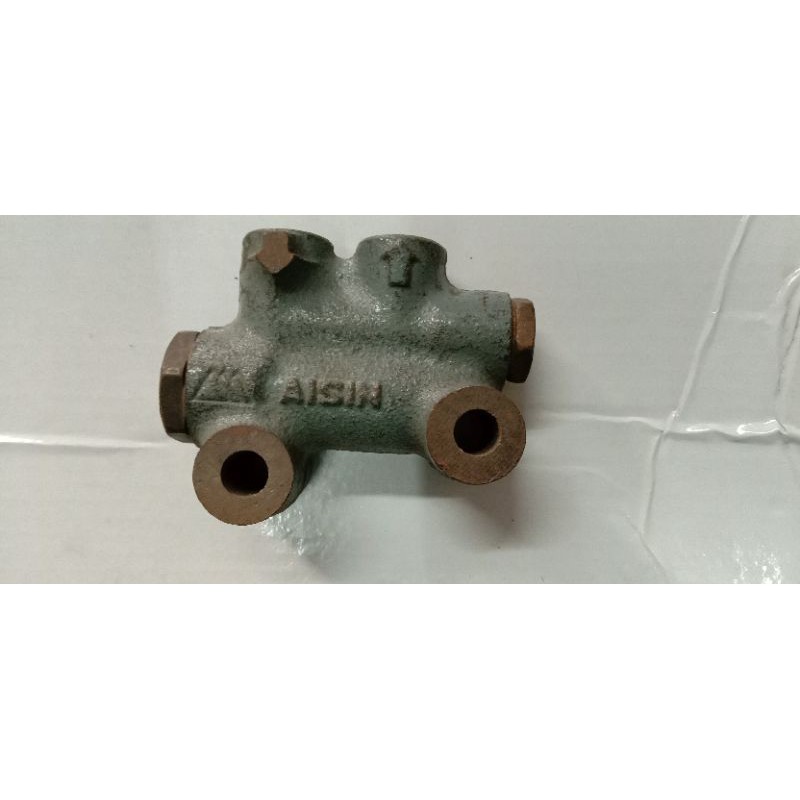 pembagi minyak rem Valve Assy panther