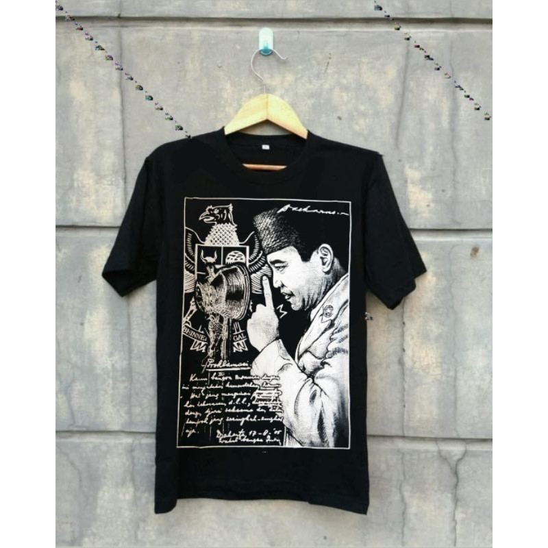Kaos Gambar Pak Soekarno / Kaos Distro Gambar Pak Soekarno / Kaos Distro / Kaos Murah / Kaos Bagus