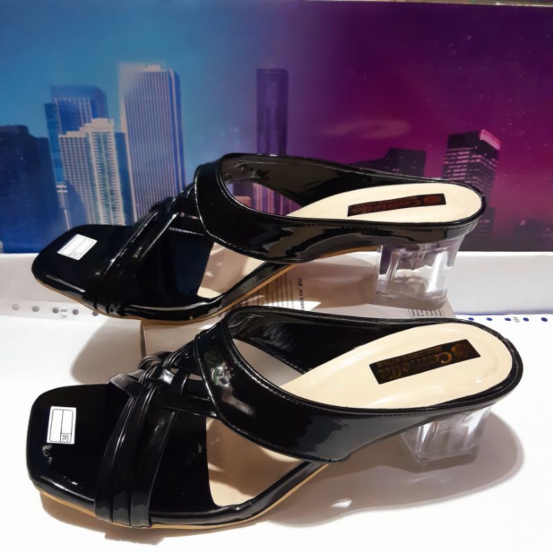 Heel wanita hak kaca terbaru