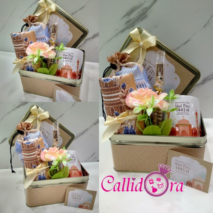 

Hampers lebaran mug n sajadah. tasbih. kotak kaleng