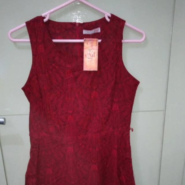 Dress Exit