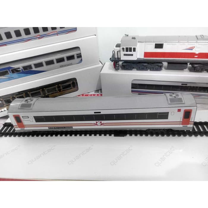 BEST SELLER Miniatur Kereta Api - Gerbong Ekonomi Premium KAI Skala 1:87