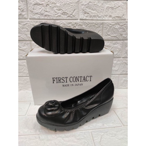 Sepatu First Contact motif bunga / First contact rose bunga made japan