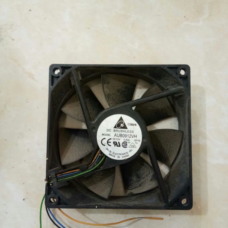 Kipas dc 12 volt ukuran 9cm x 9cm 0.60A kencang