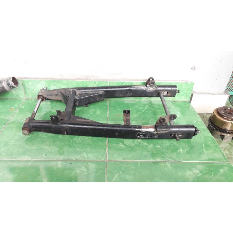 SWING ARM BAJAJ PULSAR UNTUK HONDA TIGER