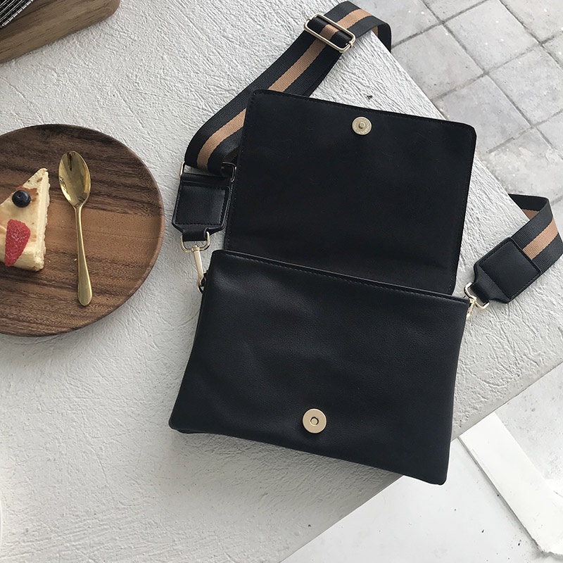 JANE - KOREAN SIMPLE SLING BAG WITH STRIPE STRAP / TAS SELEMPANG HITAM POLOS