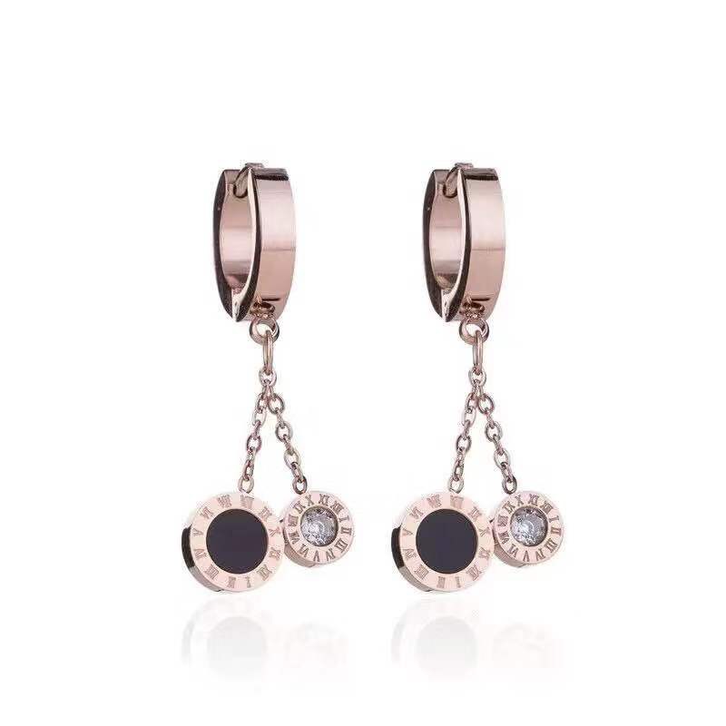 Anting wanita titanium lapis emas model angka romawi - 025#-2