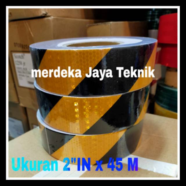 

Stiker Diamond Reflective Yellow-Black Scotchlite Ukuran 2"IN x 45 M Lakban Nyalah