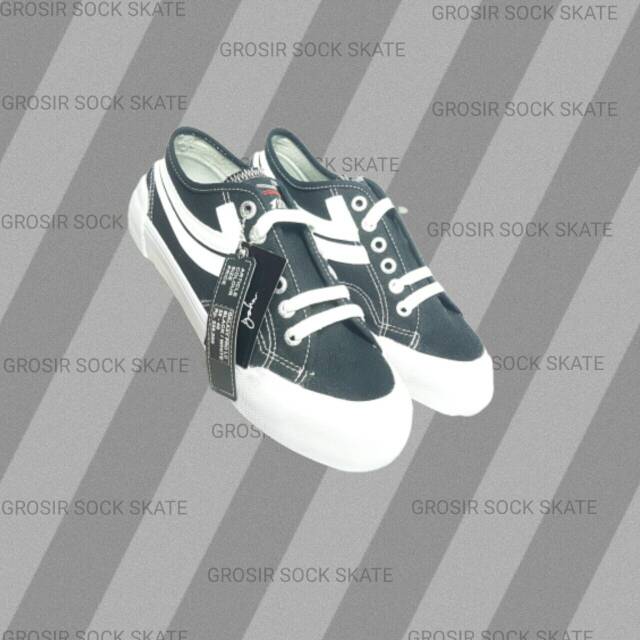 Sepatu Johnson Galaxy Pro Low Cut Black White