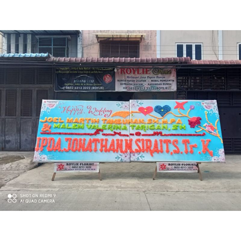 

Papan Bunga Spanduk / Roylie Florist