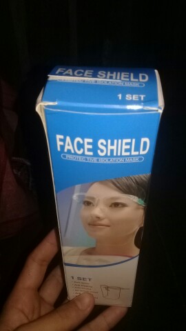 Face Shield Anti Debu Dengan Frame Warna Putih Pink Transparan Sebagai Penyangga | Rumify