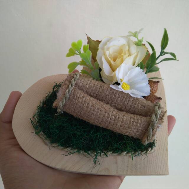 BA04 Ring barrier tempat cincin mahar rustic tatakan love heart kayu