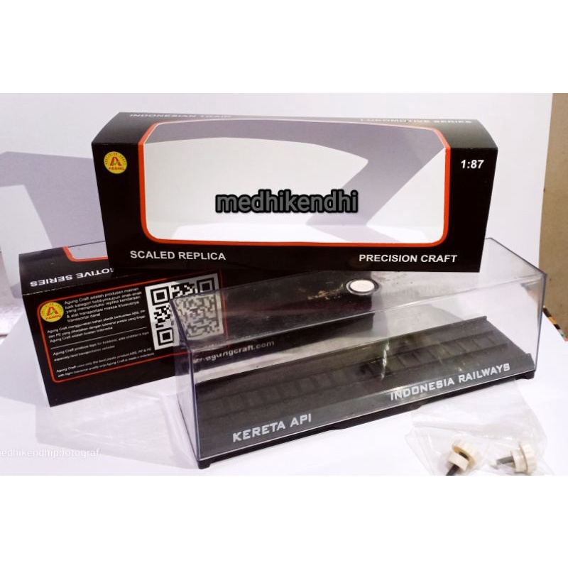 box miniatur lokomotif Agung craft