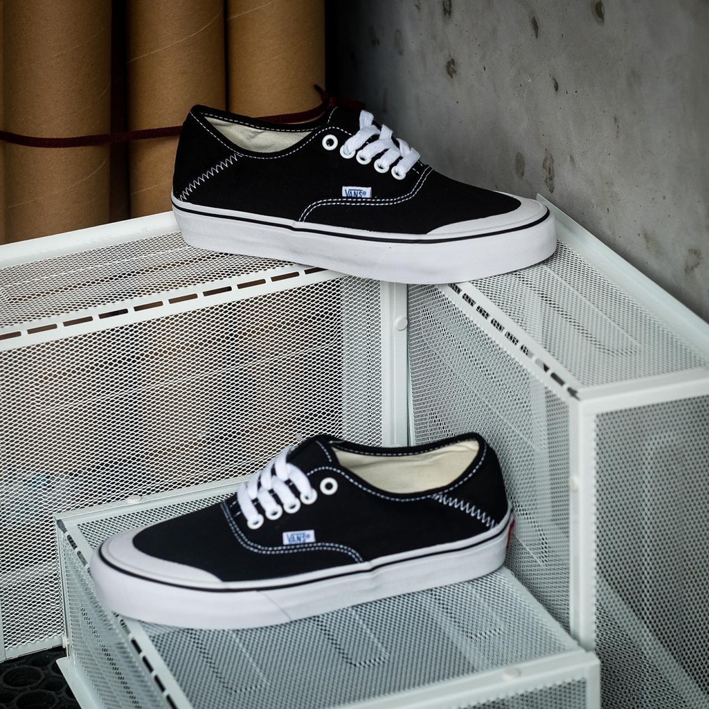 Vans Authentic SF Black white Toe Cap