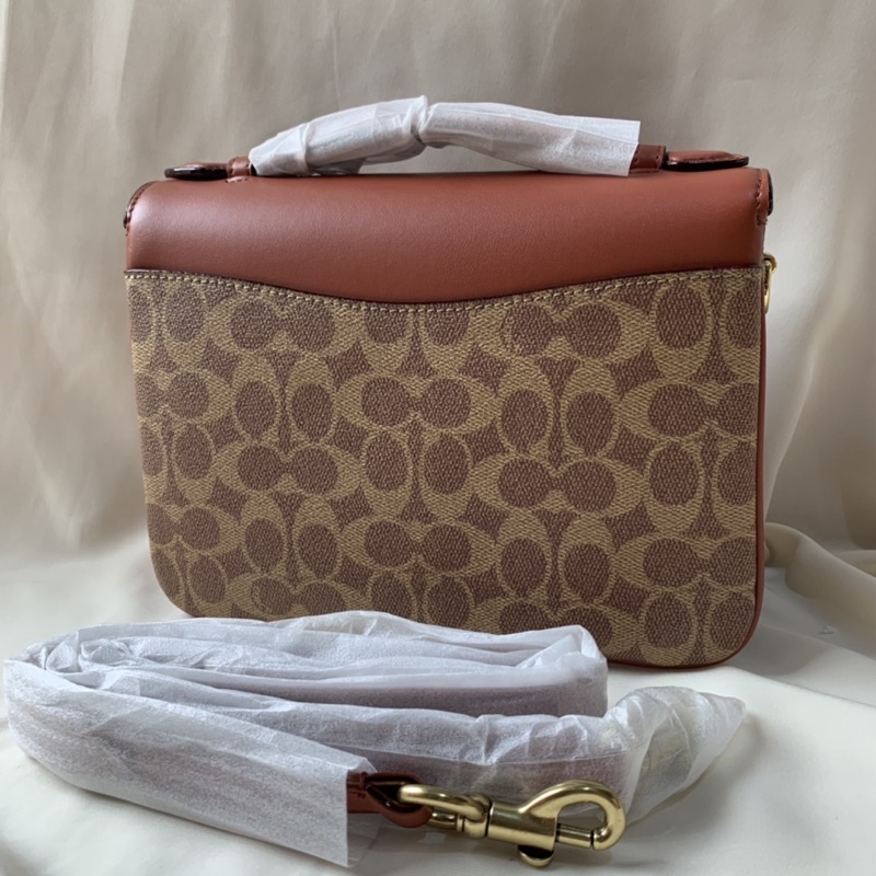 Coach Cassie Crossbody in Signature Canvas(68349)