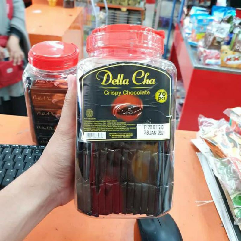 

Della cha crispy chocolate kembang gula coklat dengan krispi beras isi 70Pcs