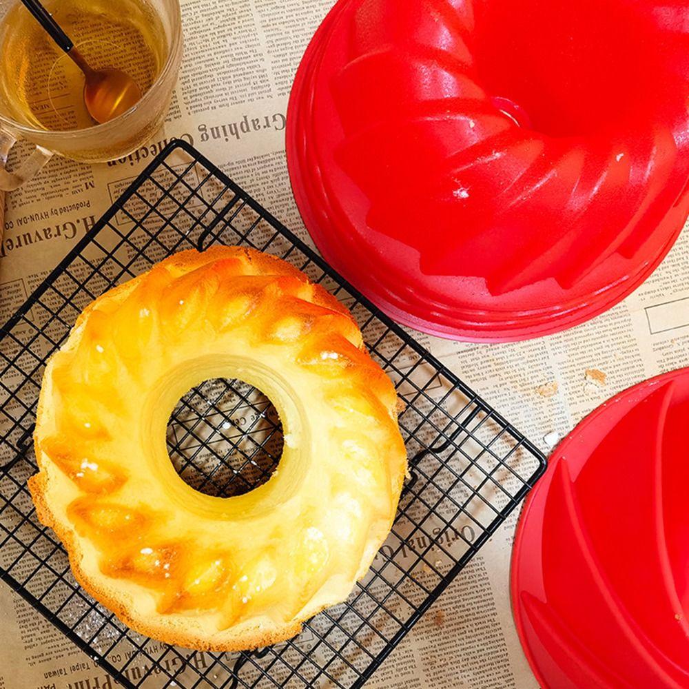 Solighter 3D Bulat Cyclone Spiral Baking Alat Dekorasi Kue Jelly Dome Mousse Molds