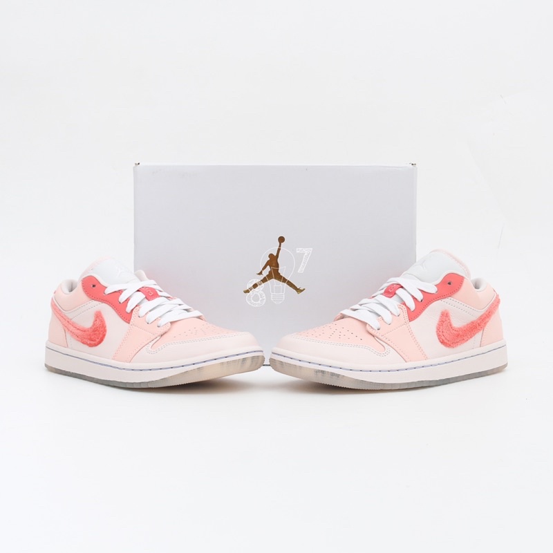 Air Jordan 1 Low Mighty Swooshers Pink