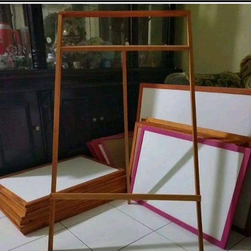 

dudukan papan tulis ukuran 60*80