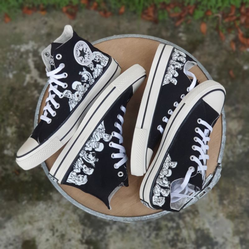 scooby doo x converse