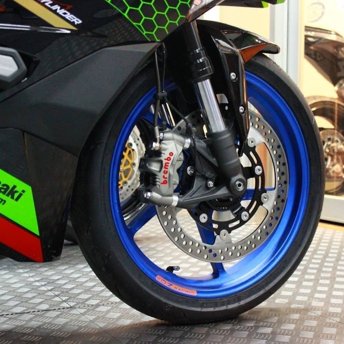 Velg OZ Racing blue Kawasaki ZX 25R ZX25R single discbrake adapter Gbm