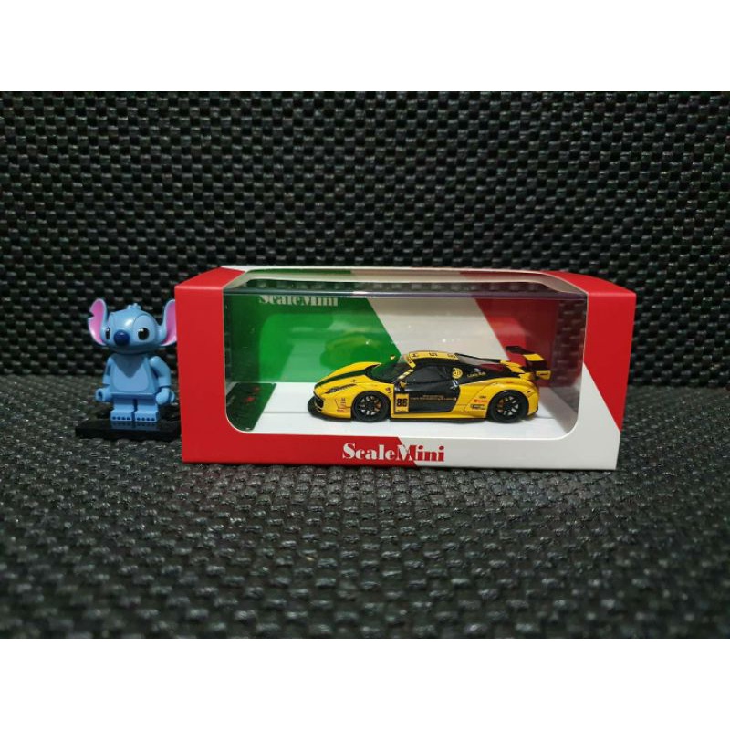 Scalemini Ferrari 458 LB Performance Yellow Black LB Walk