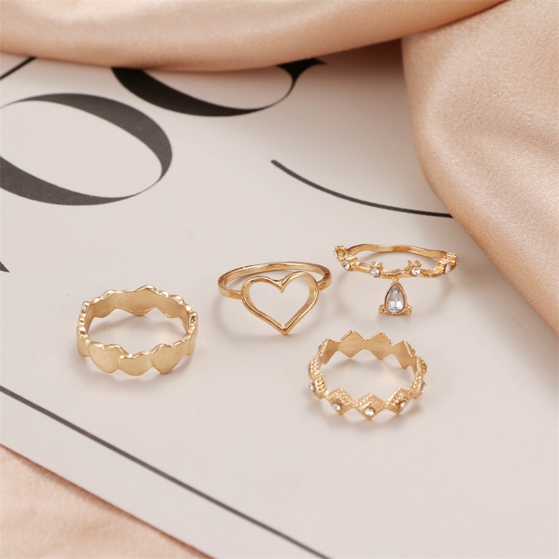 4 piece set crystal love heart combination ring set all-match fashion Punk ring for women