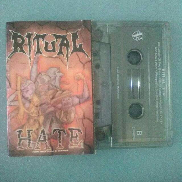 Kaset pita ritual - hate