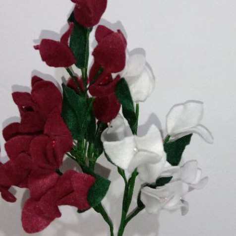 Bunga Bougenville dari kain flanel 2 warna merah putih