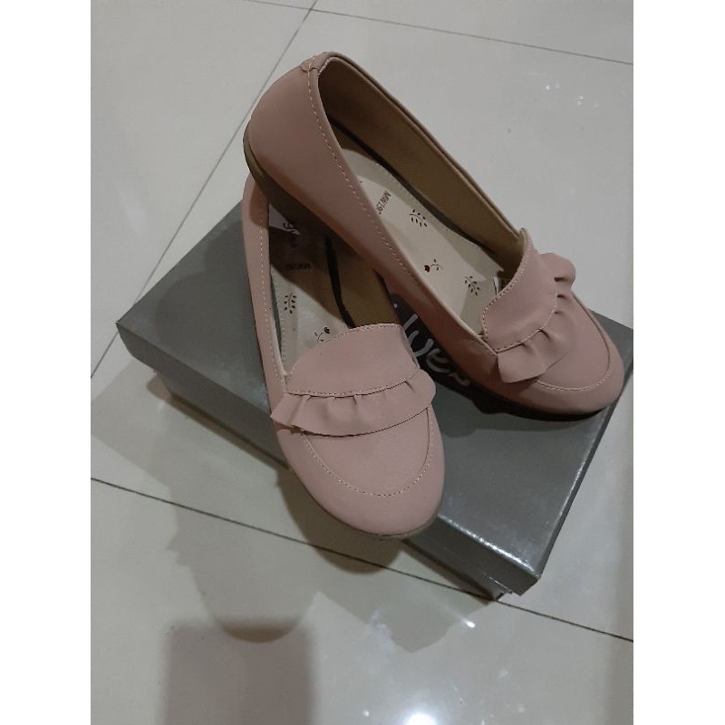 sepatu st.yves