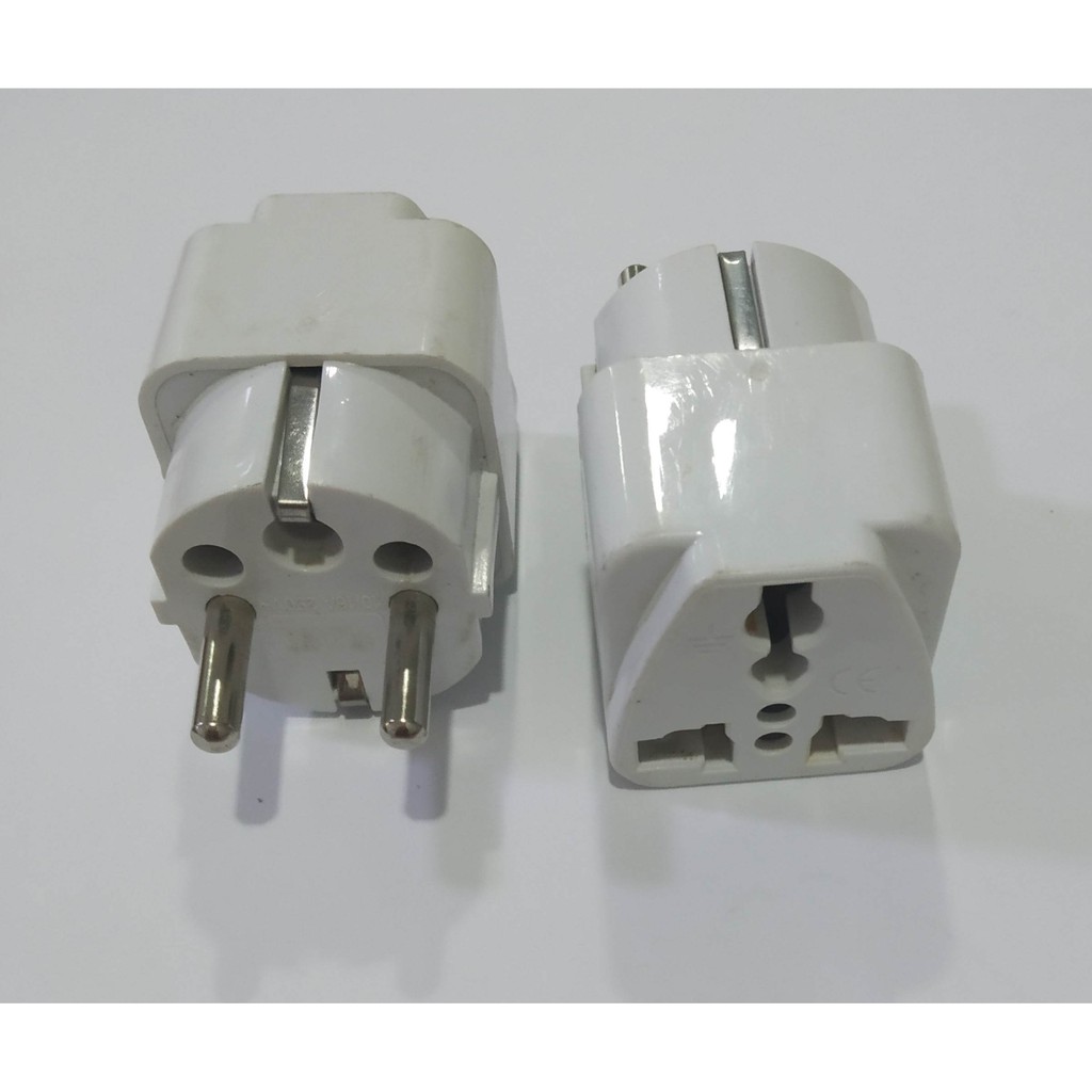 Colokan listrik over steker adapter plug