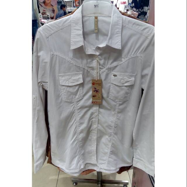 Kemeja putih Triset