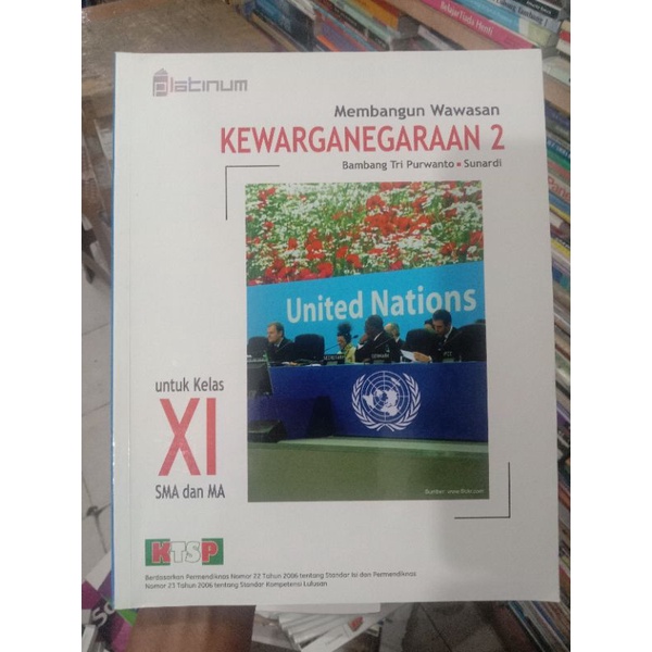 Membangun Wawasan Kewarganegaraan Xl SMA.