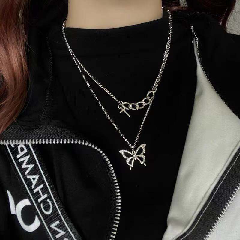 Ins butterfly twin kalung wanita populer Net Merah keren hip hop rasa desain kalung serbaguna musim