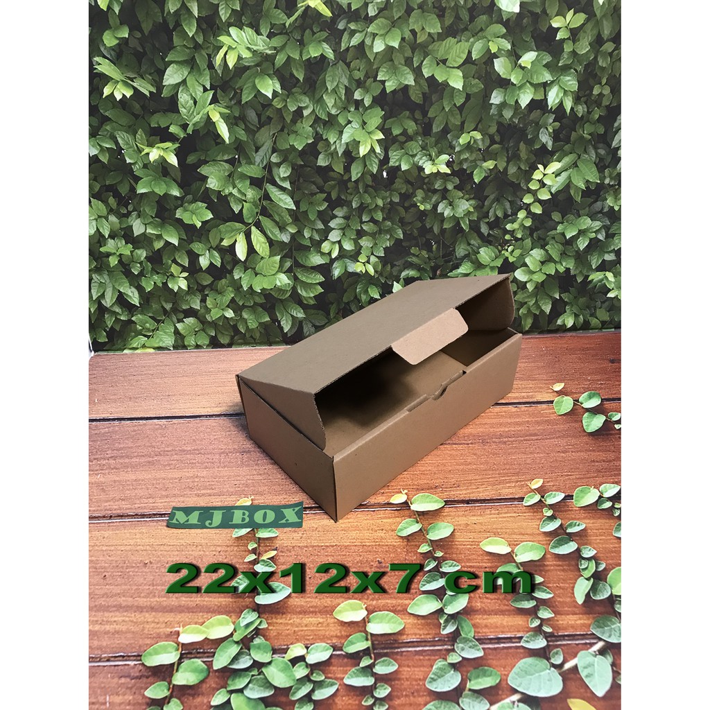 

Kardus Uk. 22x12x7 cm......Die cut untuk packing aksesoris dll, model box pizza