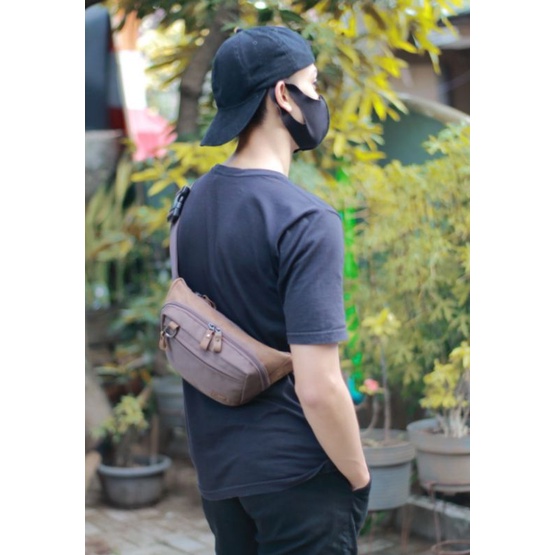 Waistbag/shoulderbag/Pusiill AM0.3 Hitam/ kulit asli dengan kombinasi courdura/pria &amp; wanita