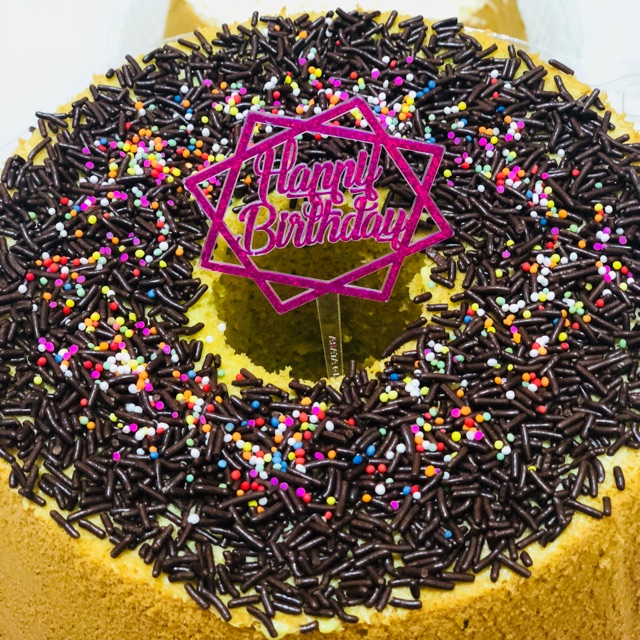 

CHIFFON BIRTHDAY CAKE // PANDAN MESES +TOPPER & LILIN