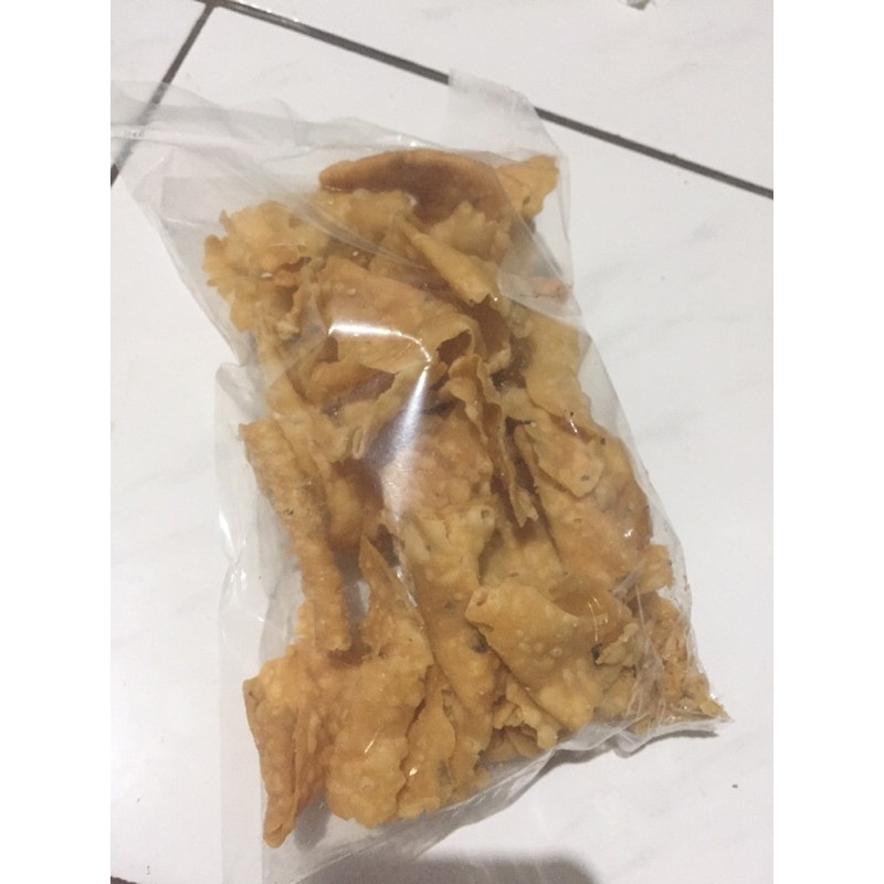 

keripik pangsit